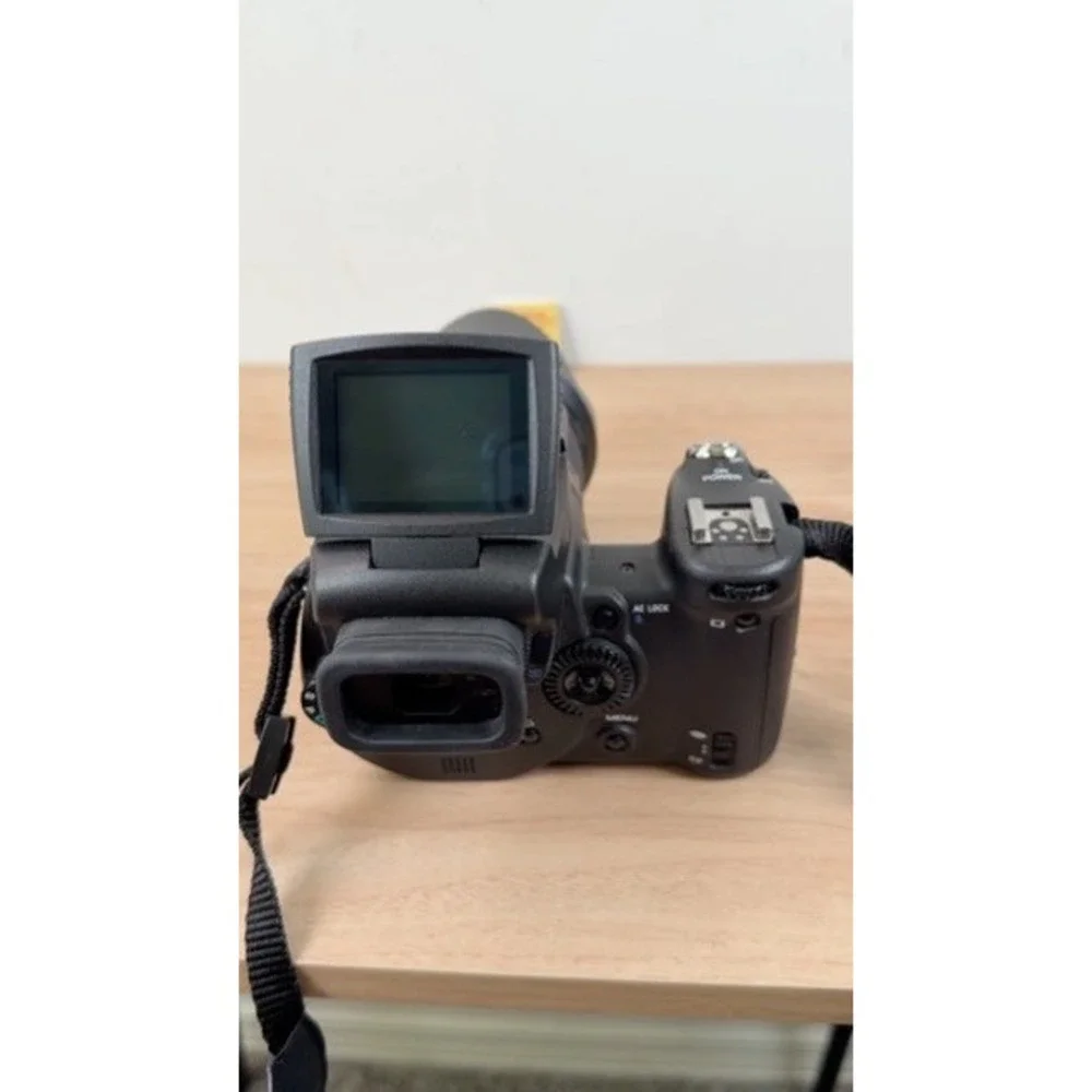 Sony Cyber-shot DSC-R1 10.3MP Bridge Camera w/ Carl Zeiss Vario-Sonnar 24-120mm
